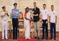 John Abraham and his NorthEast United FC team honored at Rashtrapati Bhawan